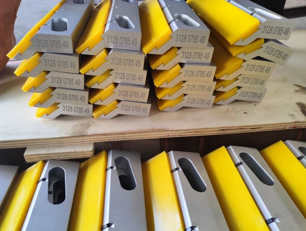 3128 0785 48 ET 3128 0785 49 SET DE TENANTS 6063 PROFILS TENANTS D'ALUMINIUM PATINÉE 3250 mm PROFILS EXTRUDÉS D'ALUMINIUM Les produits de base sont les suivants: