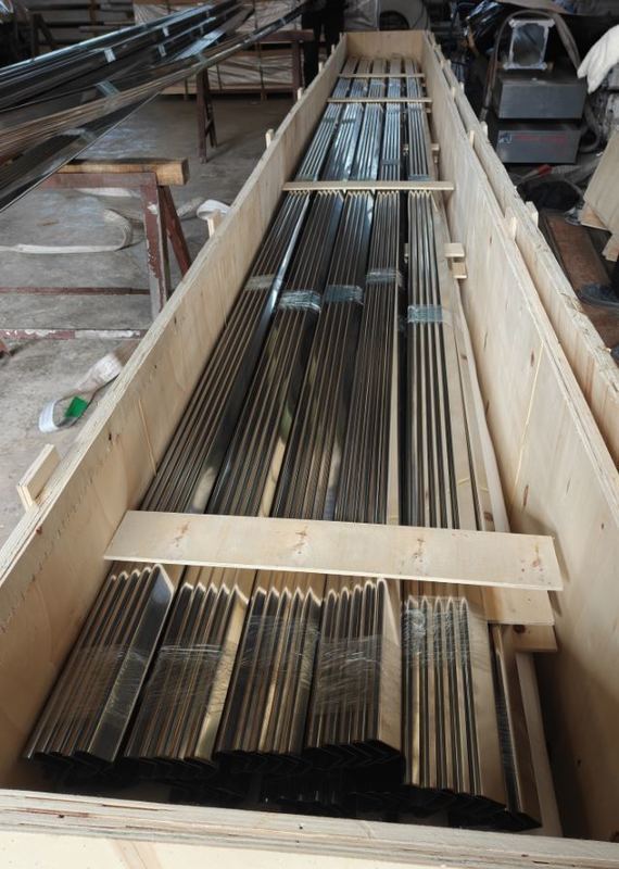 Faisceau de structure en aluminium traité thermiquement conçu pour résister à des contraintes et à des conditions de charge élevées dans les cadres structurels