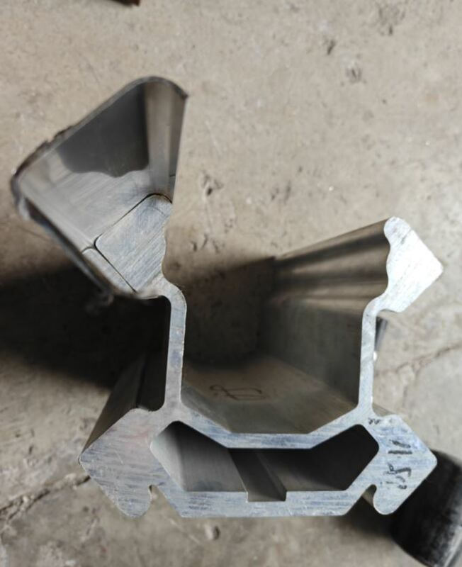 7005 Alliage d'aluminium 4800MM Longueur Profil extrudé en aluminium pour la plateforme de forage hydraulique